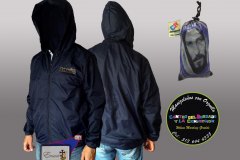 chaqueta-impermeable-negro-Emaús-rompevientos